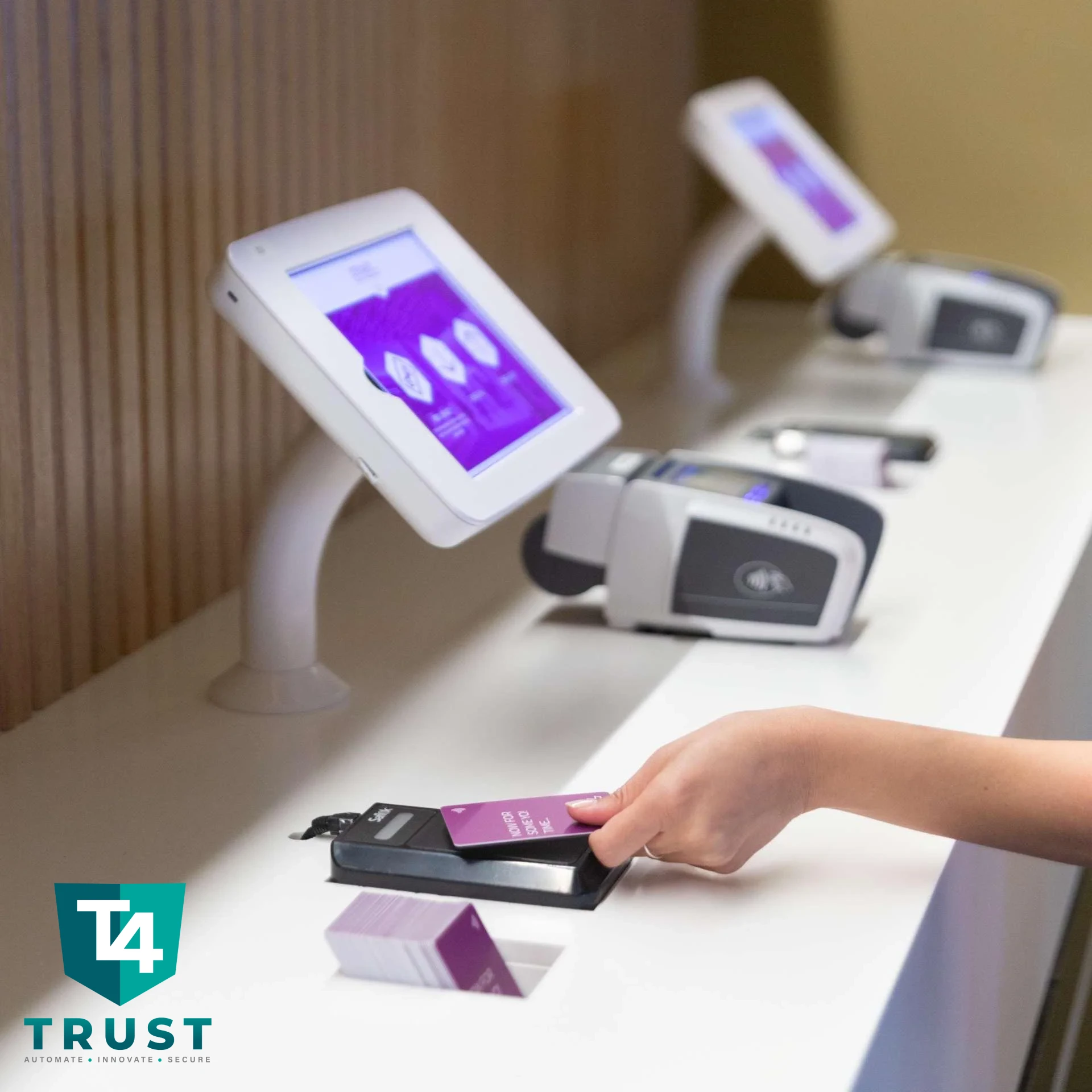 ice-214252202-68489221_3XL-743045 (1)